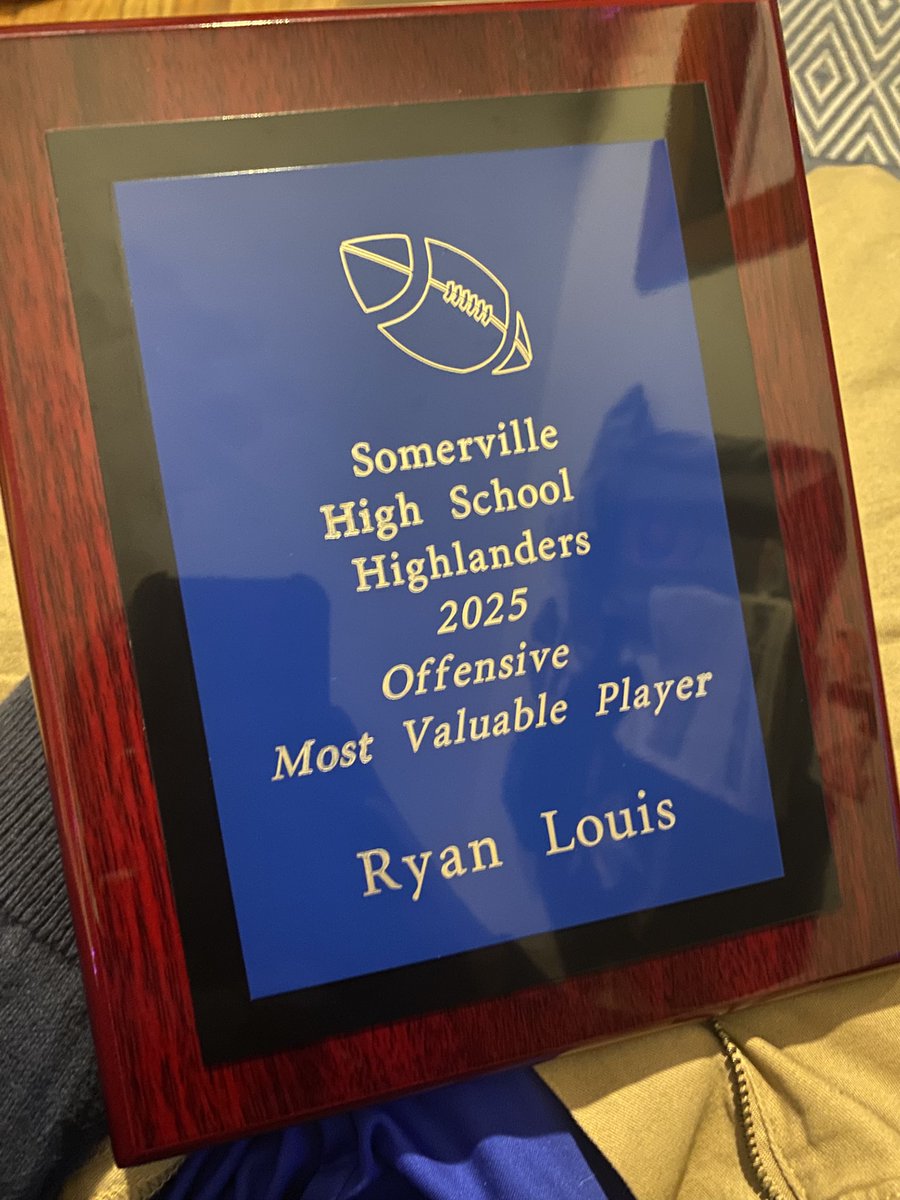 Ryan Louis ✞ tweet media