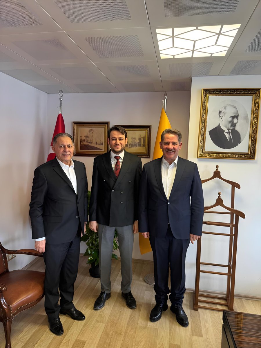 PTT A.Ş 4. Bölge Müdürü olarak atanan Sayın Ali Yaz’a ziyarette bulunduk.

Kendisine hayırlı olsun dileklerimi iletiyor, çalışmalarında üstün başarılar diliyorum.

<a href="/PTTKurumsal/">PTT AŞ</a>