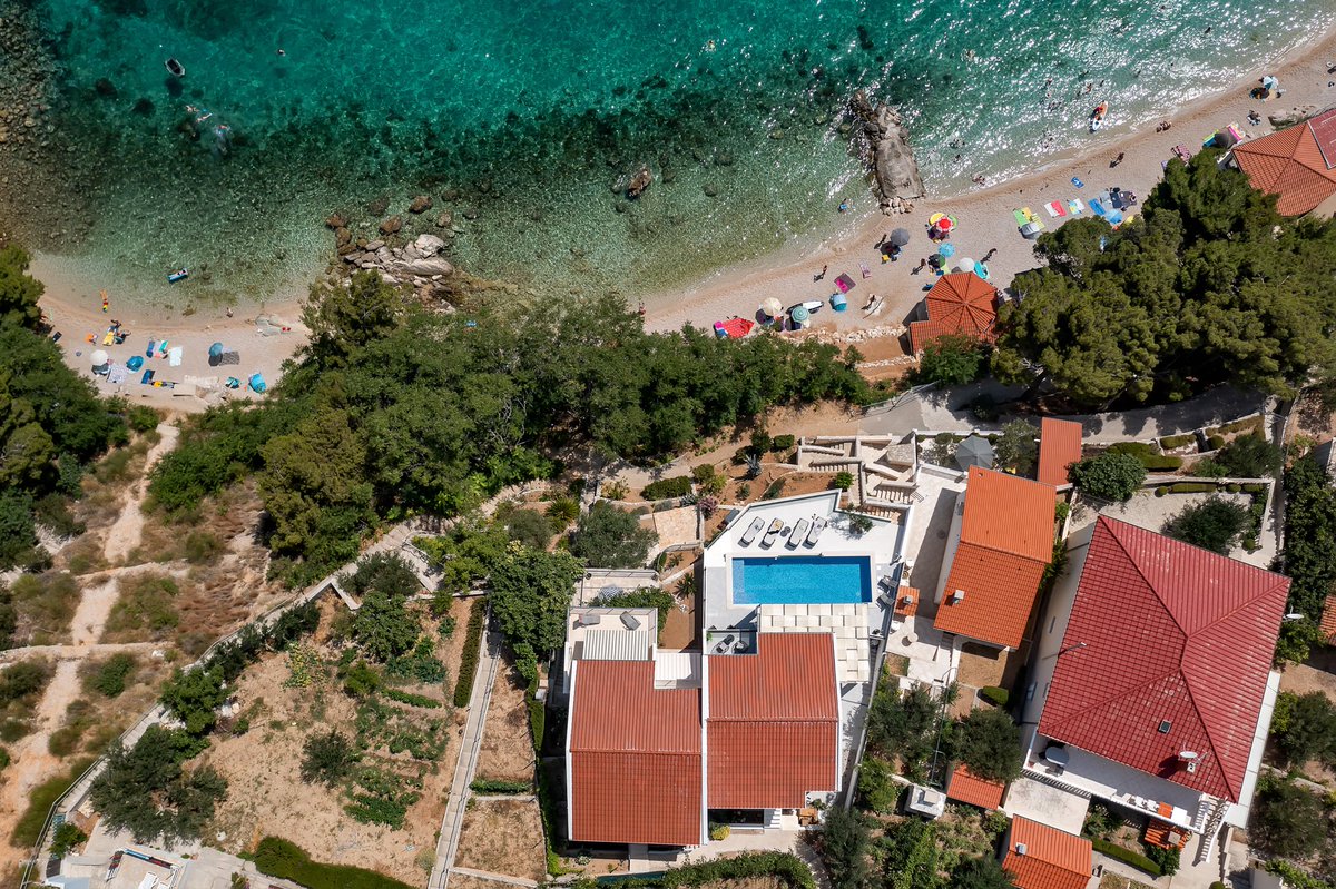 These are the top three properties in Dalmatia priced under €2 million.

#Dalmatia#CroatiaRealEstate #InvestmentProperty