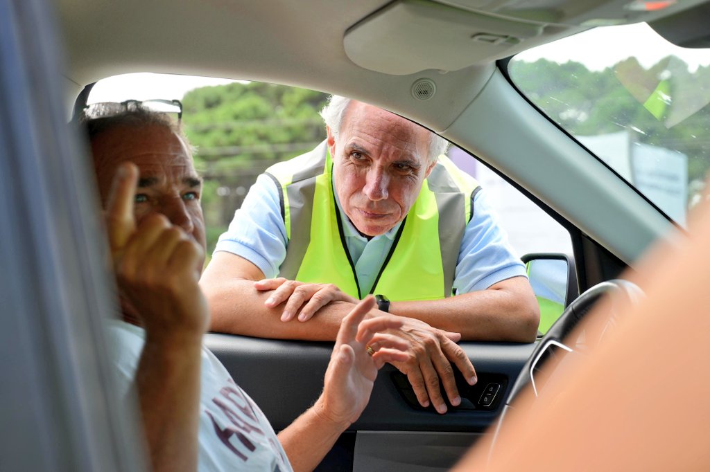 joserarteaga's tweet image. Positiva Jornada de Concientización Vial en Pinamar ⛱️🚗🛣️

Ayer, junto a conductores y familias, charlamos sobre seguridad vial, alcohol 0 al volante (ley vigente en PBA) y sobre los servicios de la línea 140 y asistencia en ruta de AUBASA. El objetivo: prevenir y cuidar.…