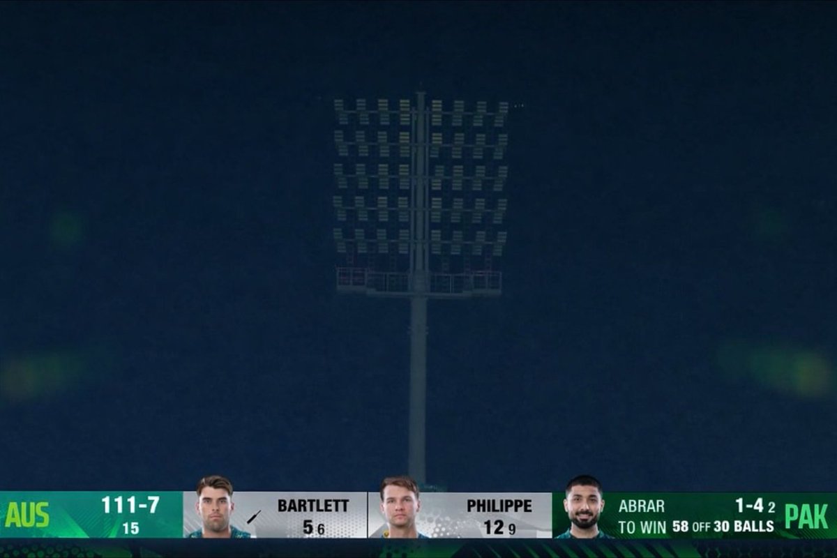 SportCrux's tweet photo. Boycott Bhad mai krna phele stadium ki lights durusat karwa lijiye #PAKvAUS https://t.co/FQfAvJ7vjO