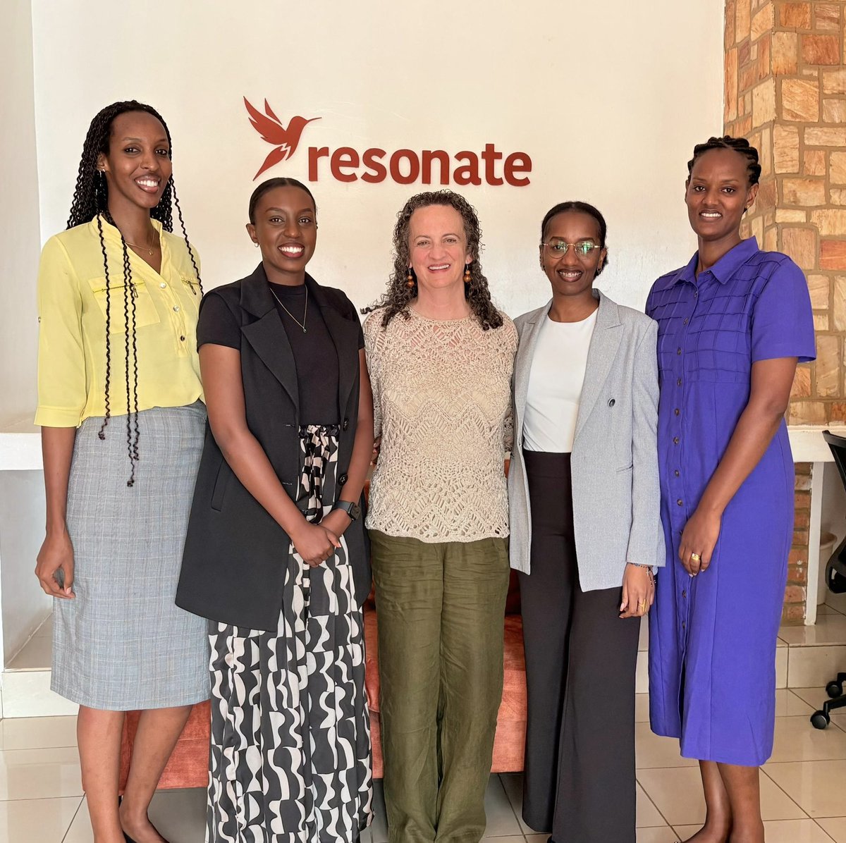 Resonate tweet media