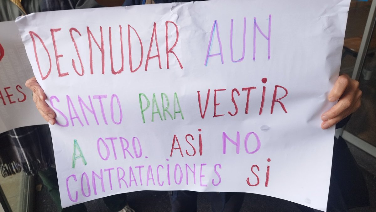 ChristopheDes16's tweet photo. SANIDAD PÚBLICA - PARLA
Con l@s compañer@s de @ParlaObrera_P , hoy 29/01, delante de los C.S. Las Américas e Isabel II para decir:
"Si la próxima apertura del C.S. Parla Este se hace con personal médico sacado de los otros C.S. de Parla, no ganamos nada" https://t.co/PRnvGDBCXF