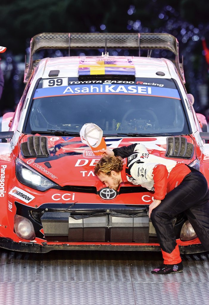 OliverSolberg01's tweet photo. This is a dream come true👊🏻❤️ winning one of the most prestigious and historic Rallies in the world is something i could never imagine in my first race for Toyota. Also being the youngest ever winner of this rally in 94 editions is kinda surreal but that’s what dreams are for…👊🏻 https://t.co/NStM5xUMyo