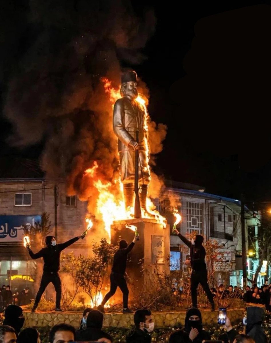 gghamari's tweet image. Iranians in occupied Iran are not only rejecting Islam, they are also rejecting communist and marxist ideology.

Iranian Gen Z are the most enlightened youth in the world.