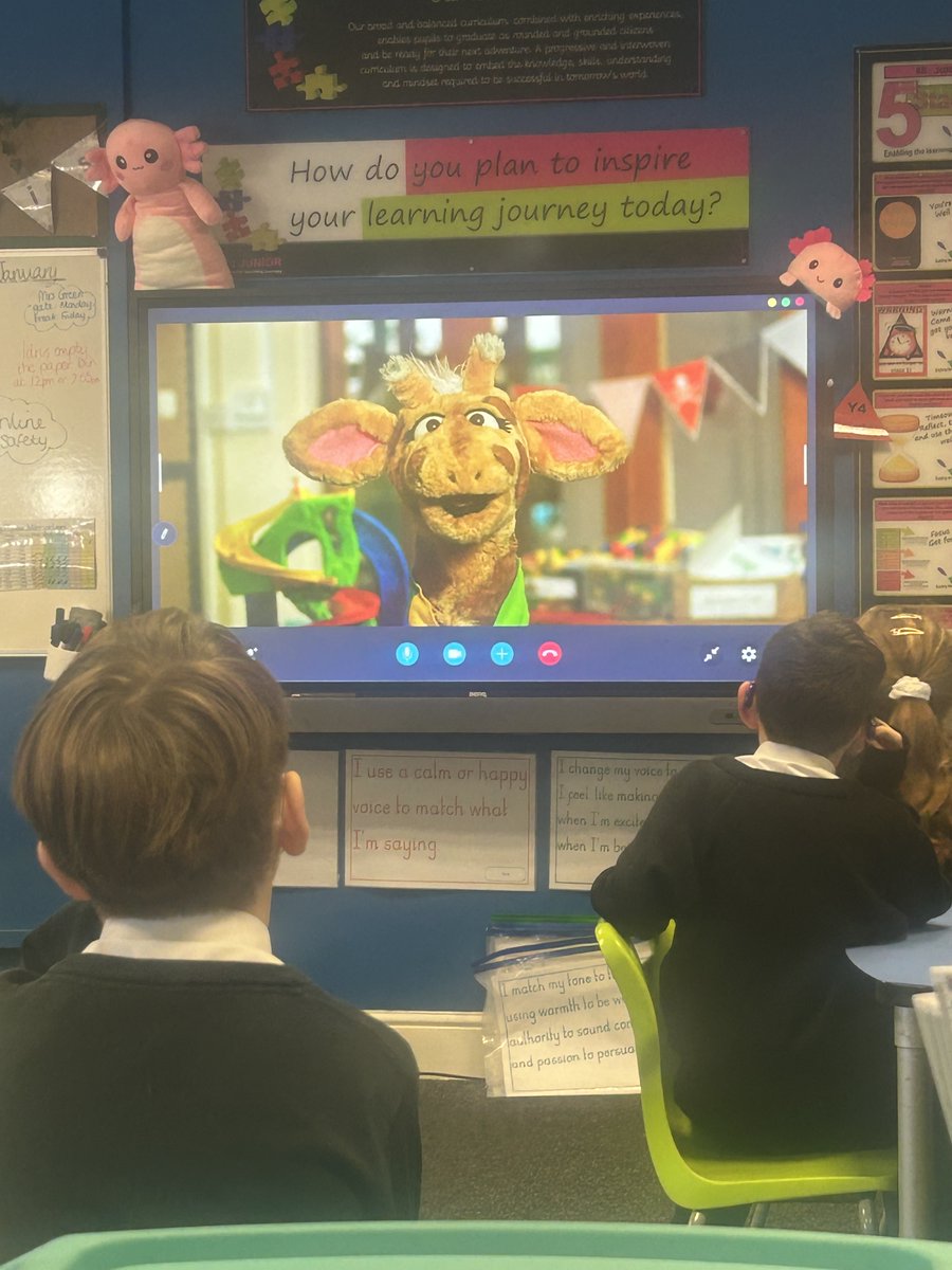 South End Jr School tweet media