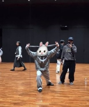 ponyralpa's tweet photo. 님 정말 이 옷을 샀다고 ?
어케 추구미가 키티갱에서 큰아버니로,. https://t.co/JuojzzZQdW