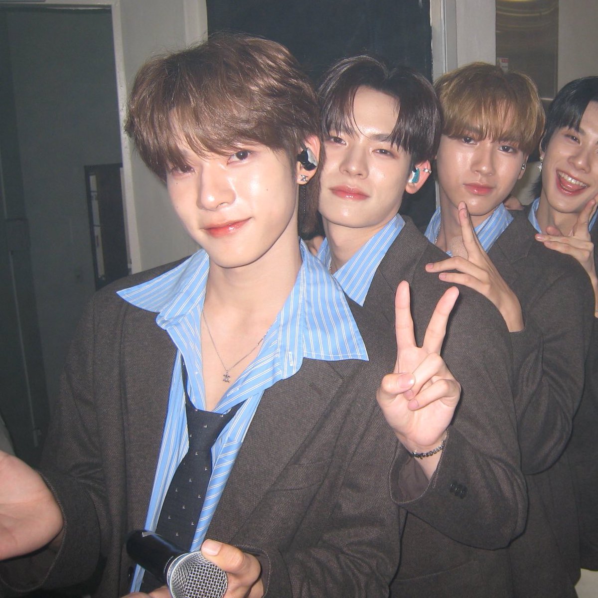 พันลี้กับคุณใกล้ y y ⭐️⭐️⭐️