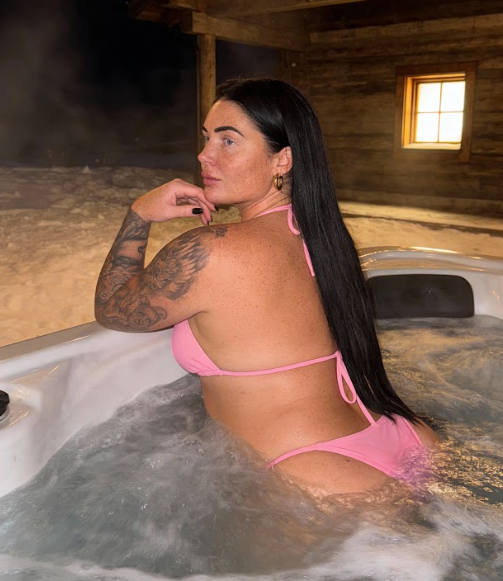 EmmaLeighonline's tweet photo. @MissHadleyFox 🍑🍑🍑 https://t.co/FV6yVPDn4D