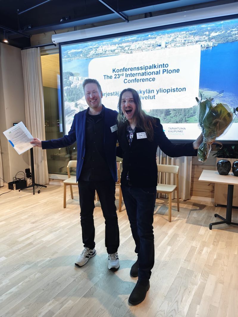 Plone CMS tweet media