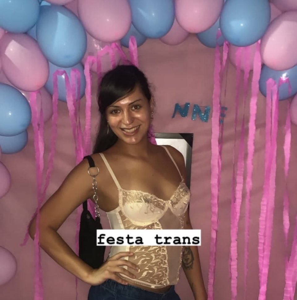 como pode todas as trans fazerem aniversário no mesmo dia feliz aniversário pra gente deus está em todas as coysas