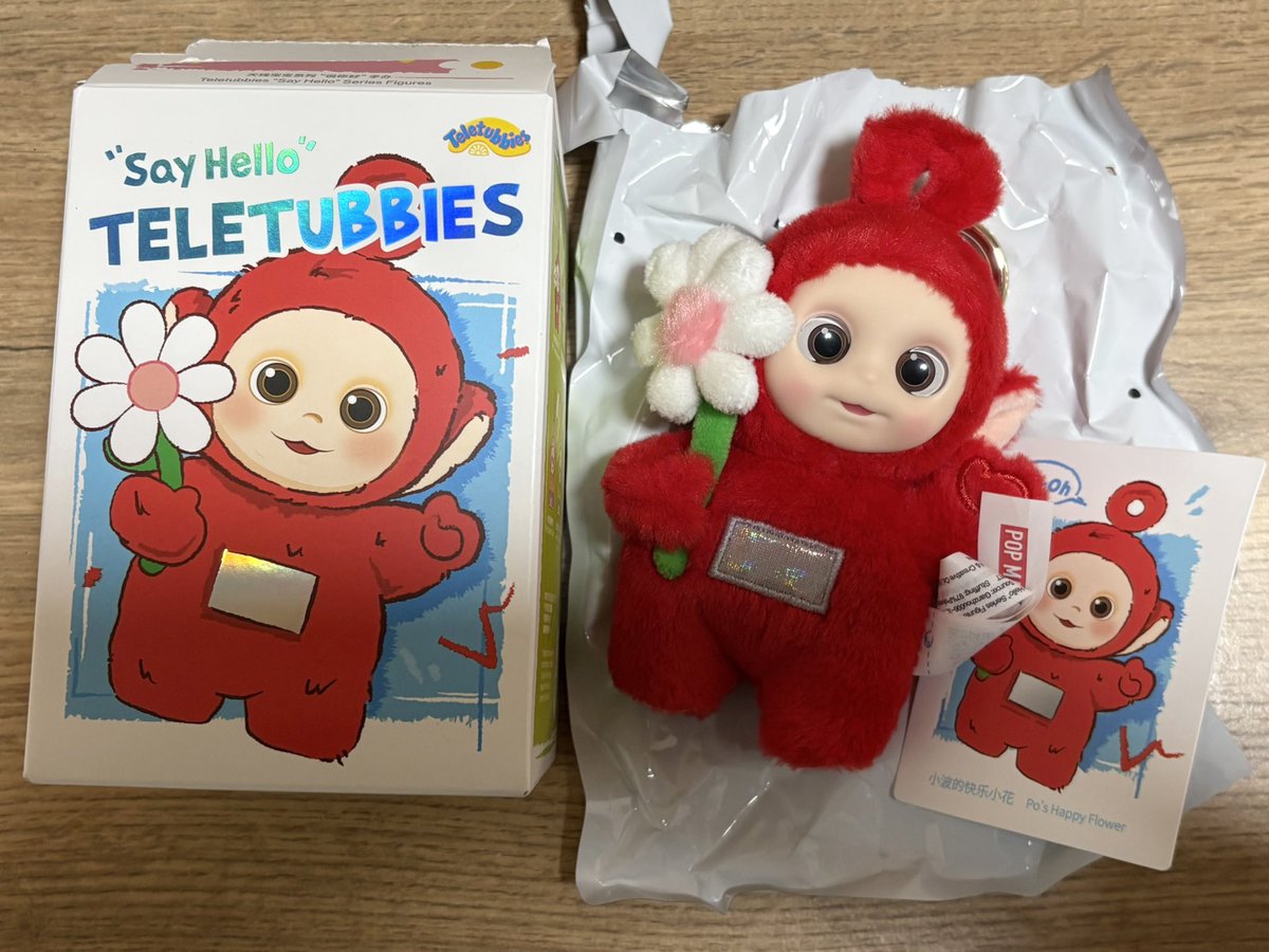 Meriiitaka8's tweet photo. 【交換希望】
Teletubbies "Say Hello"
テレタビーズ

譲→ Po's Happy Flower（写真左）

求→ Tinky Winky's Chill Flower（写真右）

交換可能な方よろしくお願いします。

#ポップマート #テレタビーズ #交換 https://t.co/hXspB15KBU