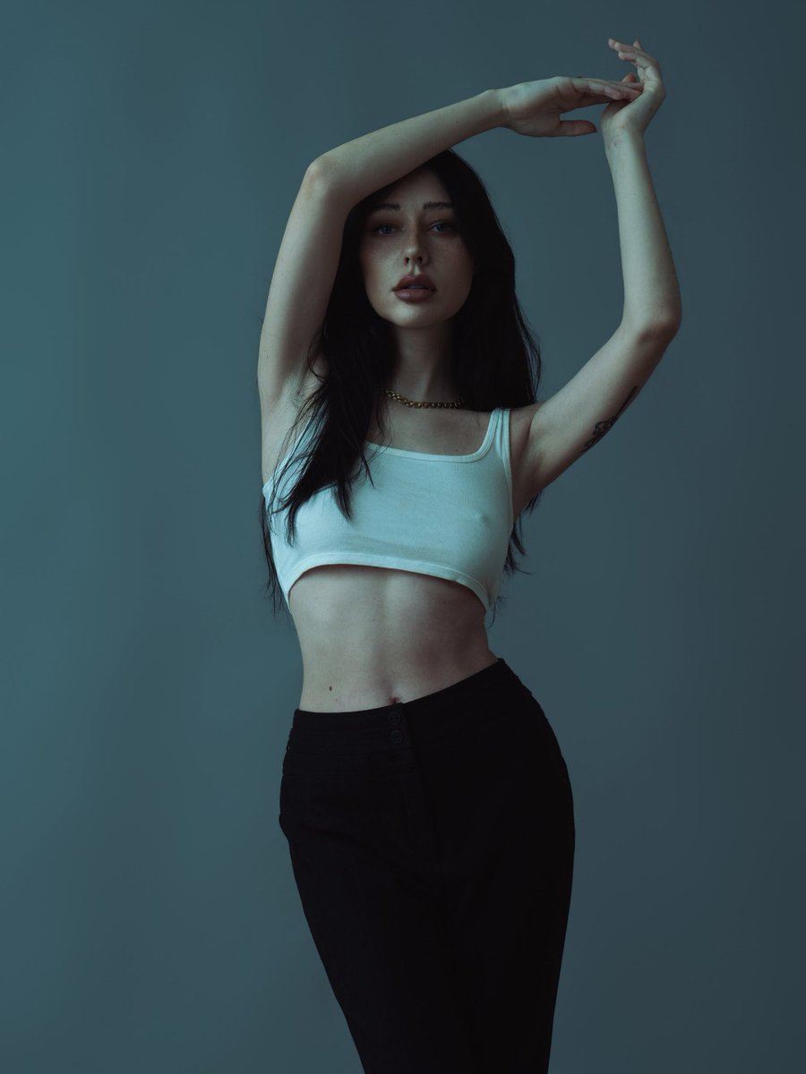 Sнιяσ tweet media