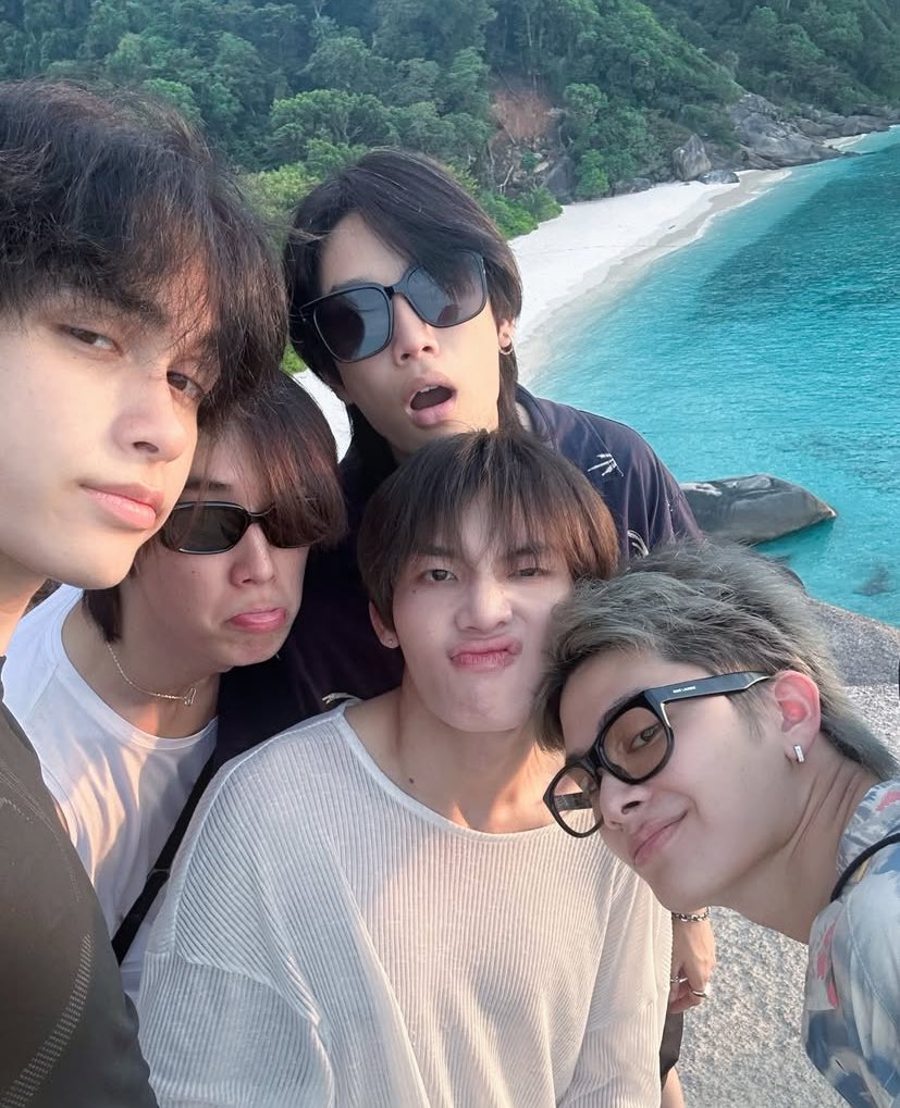 ก็ได้แต่ถาม แต่หัวใจไ่ม่เคยได้ตอบ 🤍💙