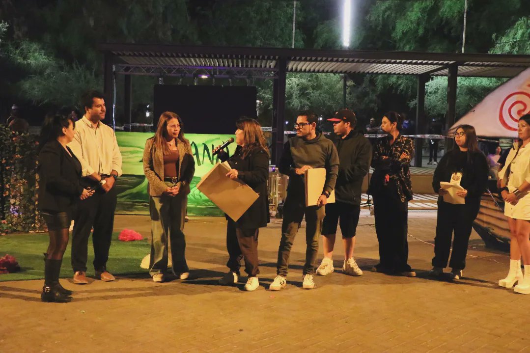 Ayer, hicimos entrega del trabajo de Gabriela Mistral en #Antofagasta a <a href="/Muni_MariaElena/">I. Municipalidad de María Elena</a> el que será incorporado  escuelas de la comuna y mediado por el profesor mí y por el profesor <a href="/ccamposmarin/">Cristhian Campos</a>, ex alumno de la Escuela G 15 Ignacio Carrera Pinto de #Quillagua.