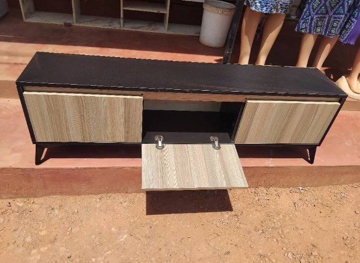 cityhomefurn1's tweet image. Get this #5ft Tvstand from our workshop at ugx #350k only 
Call or watsup on 
0740397600