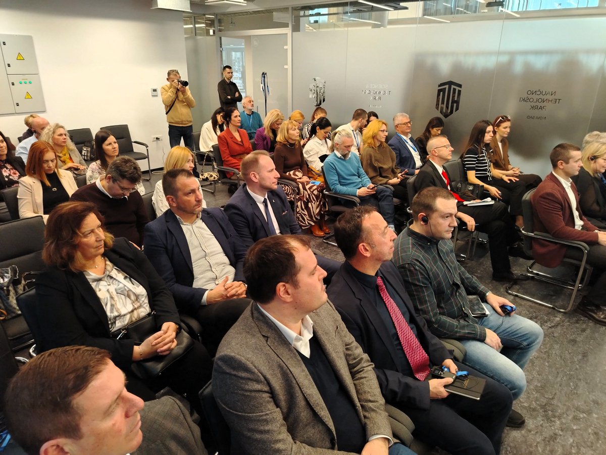 PSRRMSLS's tweet image. Одржана затварајућа конференција пројекта „Меке границе у ДКМТ-у“

Данас је у Научно-технолошком парку у Новом Саду одржана затварајућа конференција поводом завршетка реализације пројекта „Меке границе у ДКМТ-у“ #dkmt #ipa #crossborder  skr.rs/zKsa