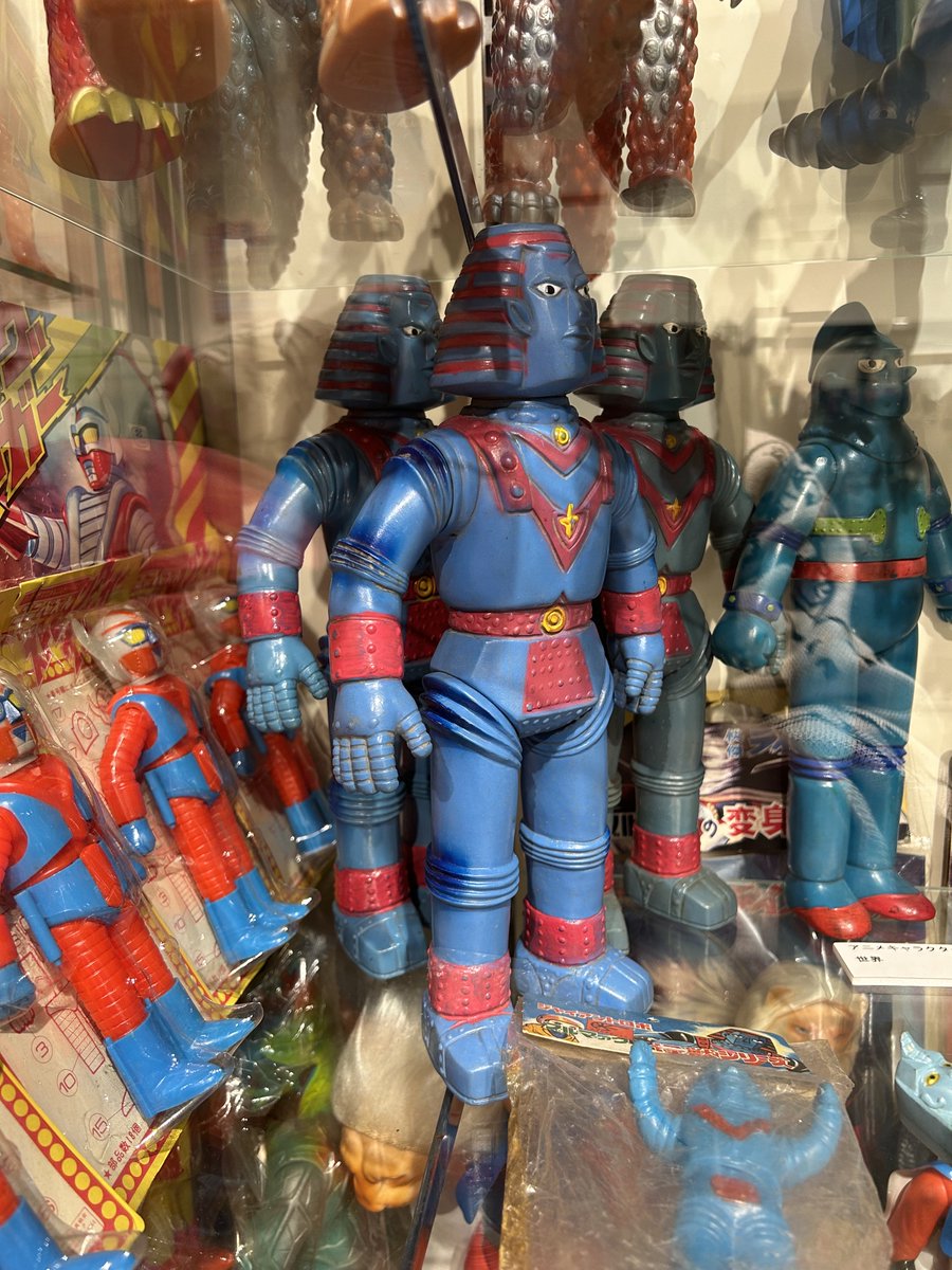 大ブルマァク展で展示中のジャイアントロボ。 微妙な成形色違いに