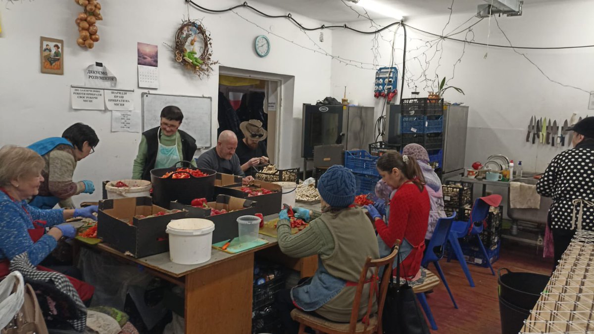 Lviv Volunteer Kitchen tweet media