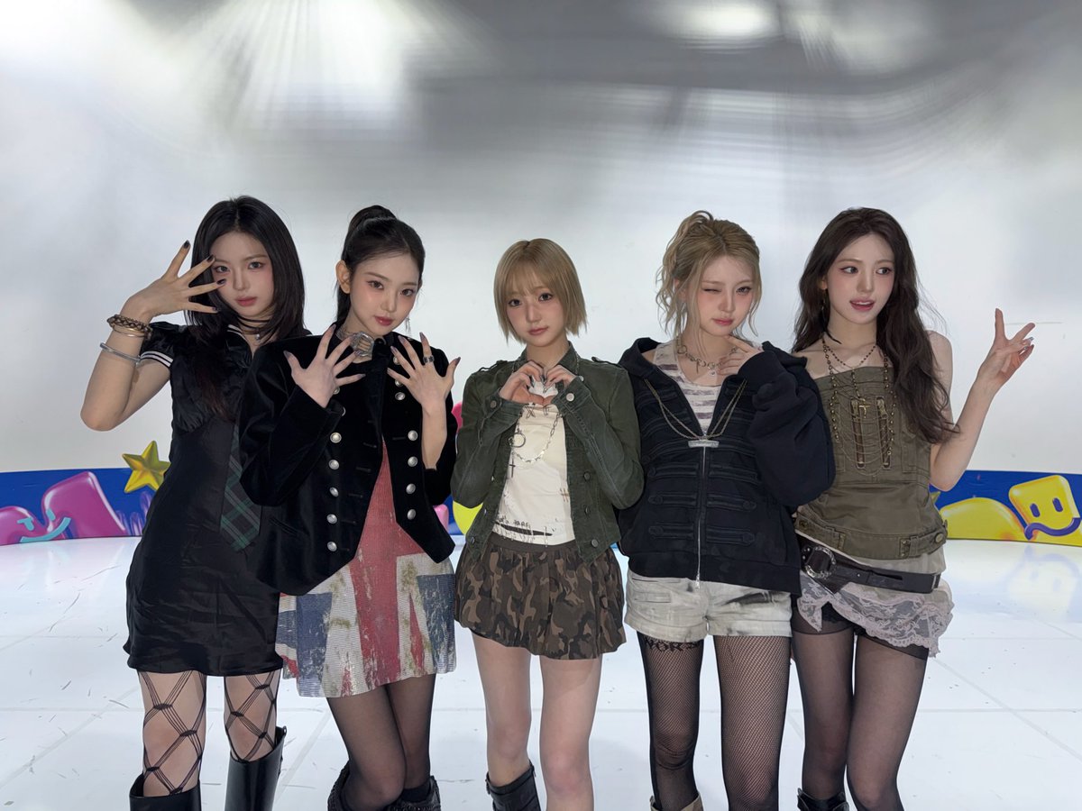 We_KiiiKiii's tweet image. [📸]
260129 #Mnet #엠카운트다운  

기다리던 404 (New Era) 첫방!!✨
이번 활동도 달려보자 티키들💙

#KiiiKiii #키키
#404_NewEra #404_뉴에라 #DeluluPack 
#KiiiKiii_404_NewEra #KiiiKiii_DeluluPack