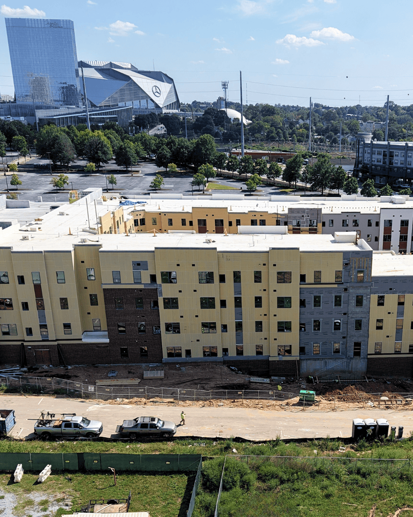 capstonebuild's tweet photo. With the iconic Mercedes-Benz Stadium in sight, Herndon Square is bringing modern living and fresh opportunity to Atlanta, Georgia. 🏗️

Developed by Pennrose, this 335,348-square-foot community will feature one-, two-, and three bedroom homes with unmatched location and views. https://t.co/CnlxuxP4Qf
