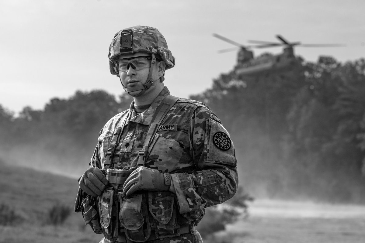 JoinARGuard's tweet image. Most people live common lives. We don’t. Train for moments that matter with the Arkansas Army National Guard. 

Speak with a recruiter to begin your journey.
 
#UncommonIsCalling #ArkansasNationalGuard #JoinARGuard #NoBetterPeople #GuardReady