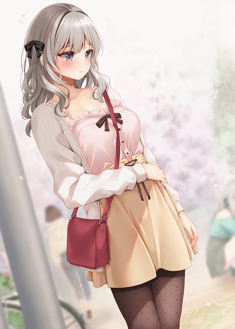 初めて自分で買った服を着たけど
他人の視線が気になってしまう内気なお嬢様の子 