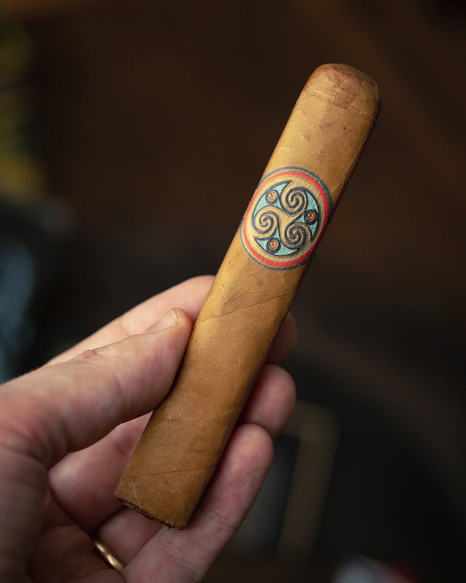 Who loves this #cigar? #GaajaCigars #mbombaycigars