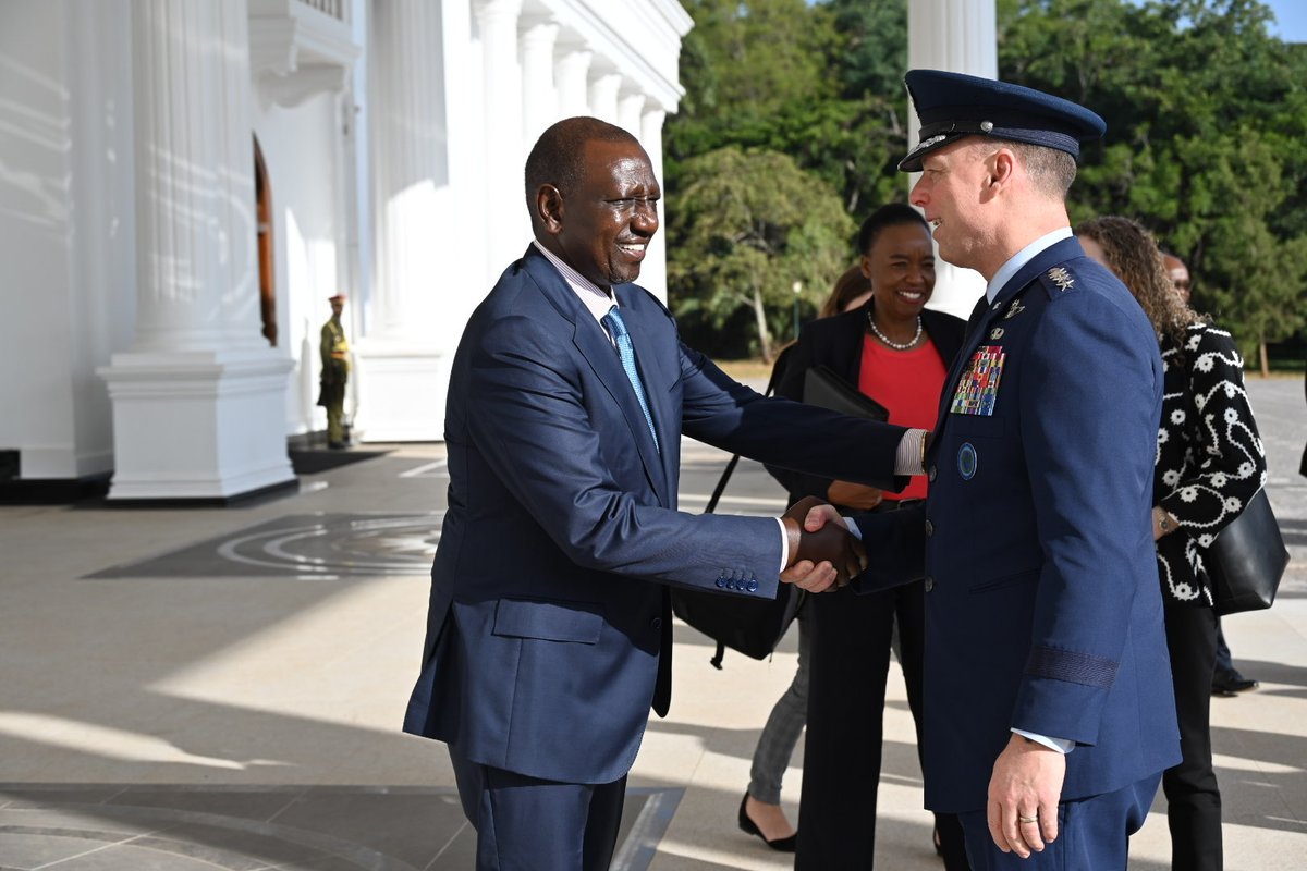EastAfricaGov's tweet image. When leaders unite around shared security interests, partnerships grow stronger. Discussions with President William Ruto and Kenya’s Foreign Minister underscore Kenya’s strategic role and commitment to peace and security in East Africa. #Kenya #Partnerships #SecurityCooperation