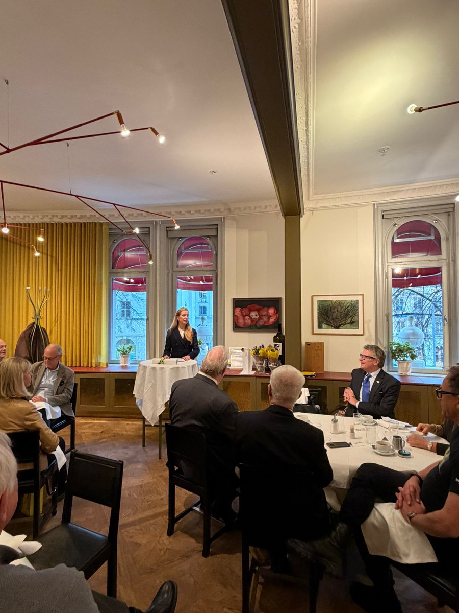 <a href="/BlagulaBilen/">Blågula Bilen</a> — a powerful volunteer initiative.
In 1,436 days of war, they’ve delivered 1,279 vehicles to Ukraine — almost one every day.
Took part in a charity lunch that raised $5,500 for more vehicles for our defenders 🚗🇺🇦. Grateful to organisers and volunteers.