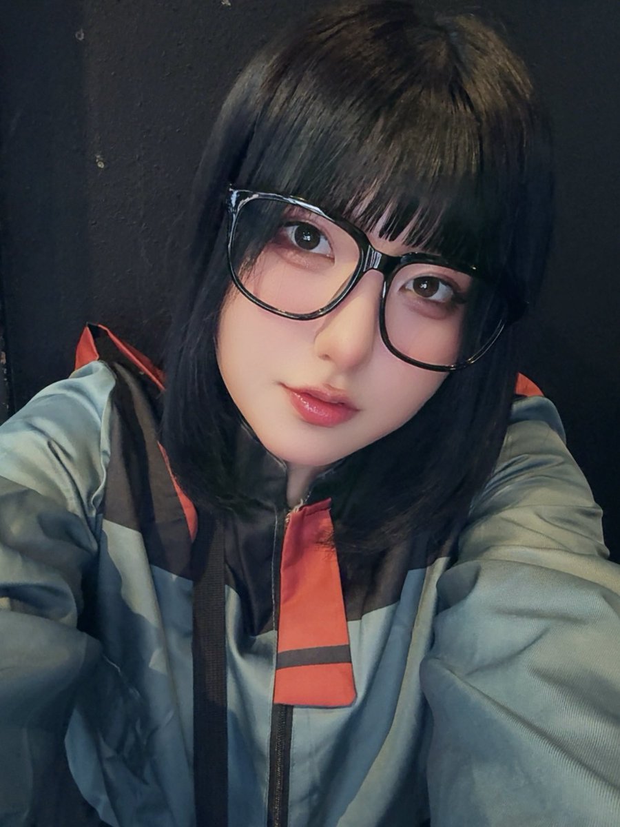 しゅっきん‼️

黒髪にしましたの〜🎼🐈‍⬛🖤⋆͛*͛