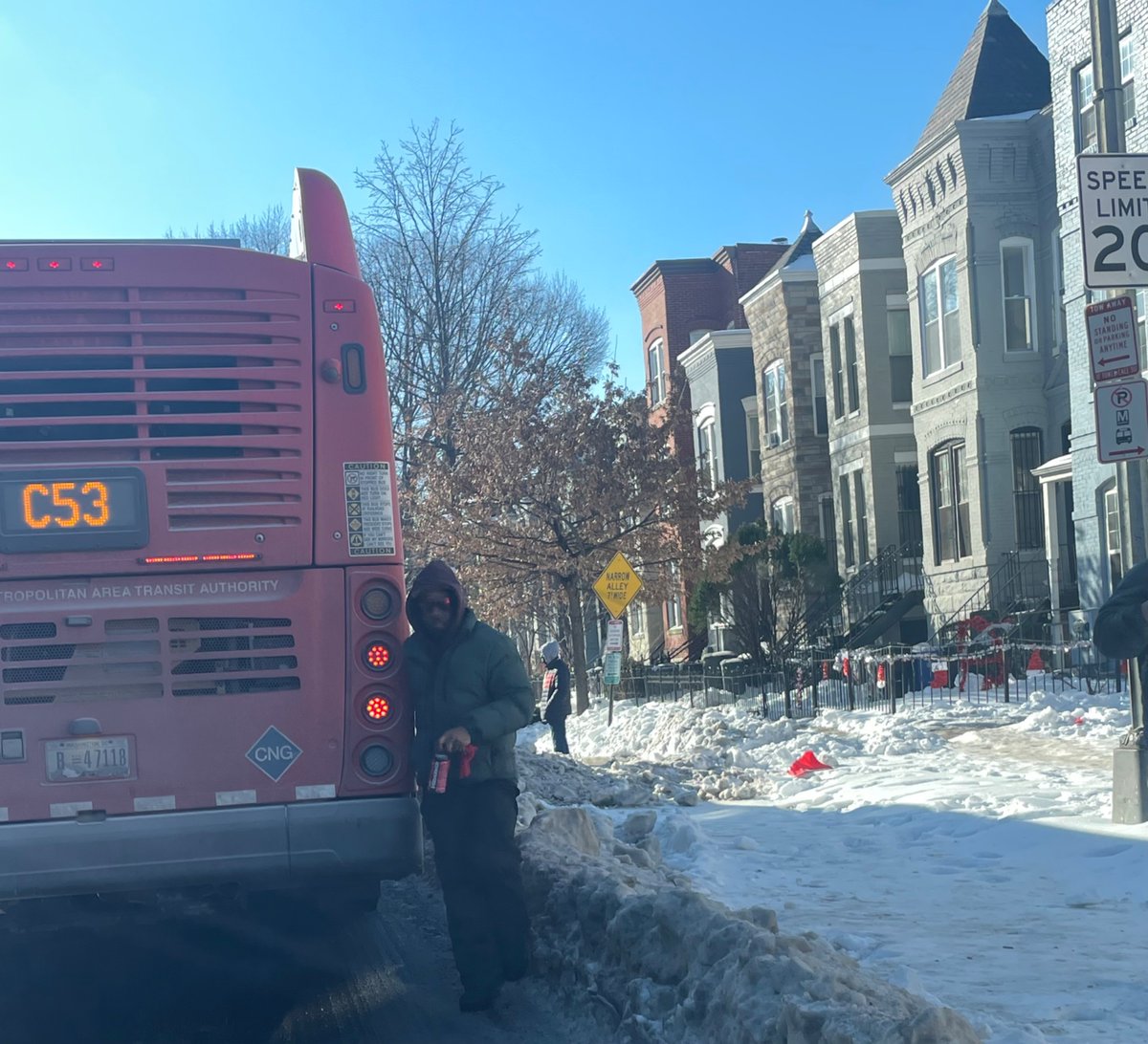 FayeDast's tweet photo. @JMZiermann @wmata Also the bus stop at 8th and H NE needs some TLC https://t.co/lXlot9RFJK