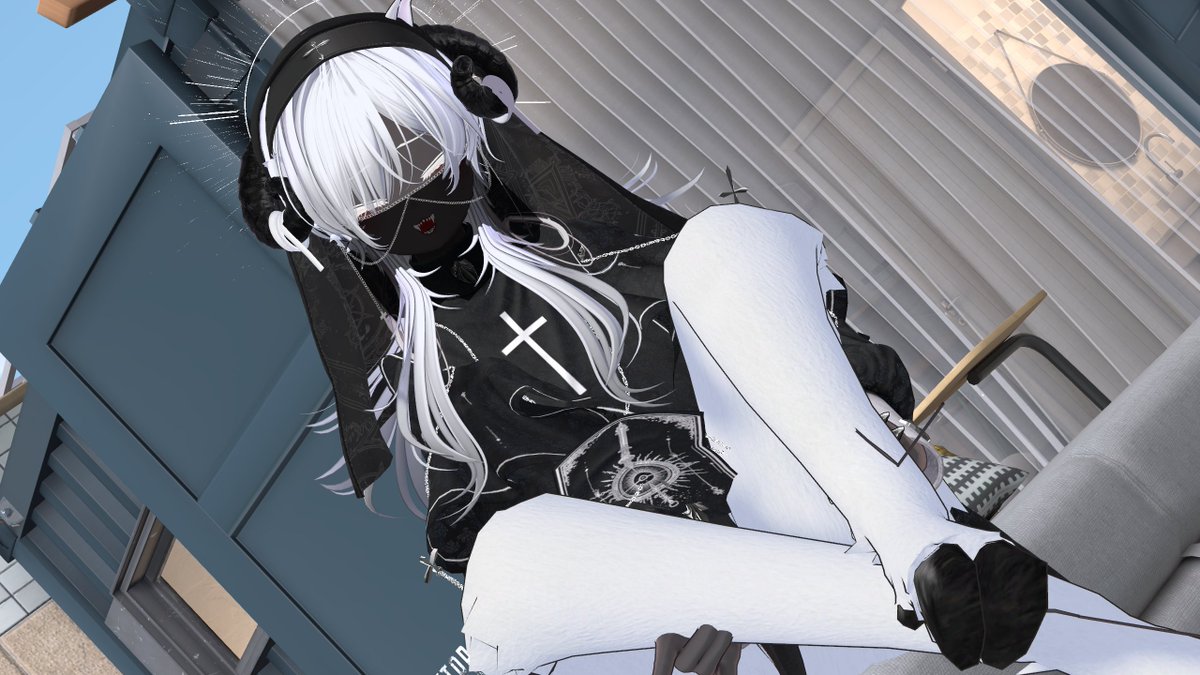 VRで入ったら耳がバグり、足のボーン消してなくて枝出ててウケた 週末直すｯ