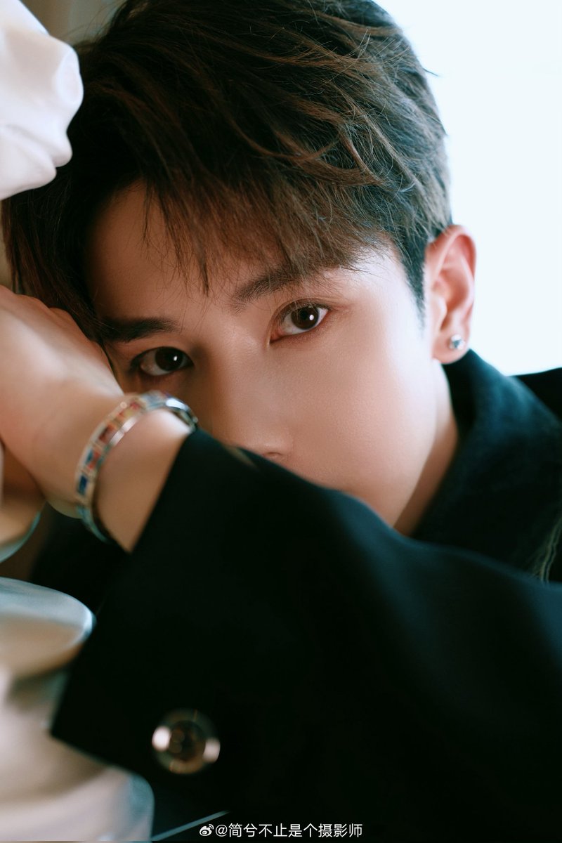 จะมีโอกาสเปิดกล้องซีรีส์เรื่องใหม่เร็ว ๆ นี่ไหมนะ ☺️☺️☺️ ก็ได้แต่ภาวนา แต่รูปเซ็ตนี้หล่อมาก 🥰