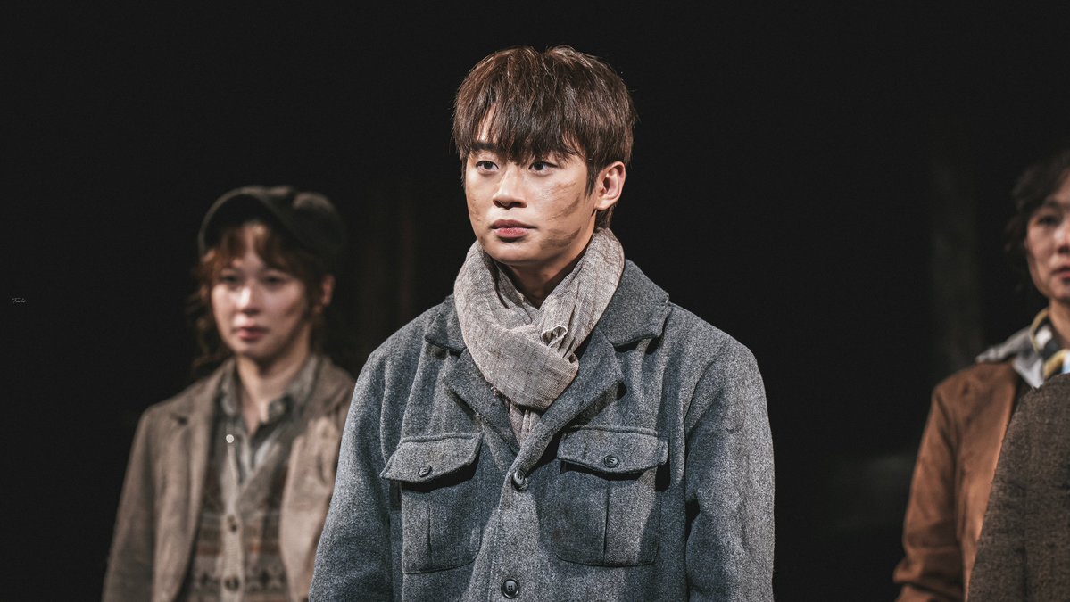 260129
연극 정의의 사람들 커튼콜

야네크 役 #정지우