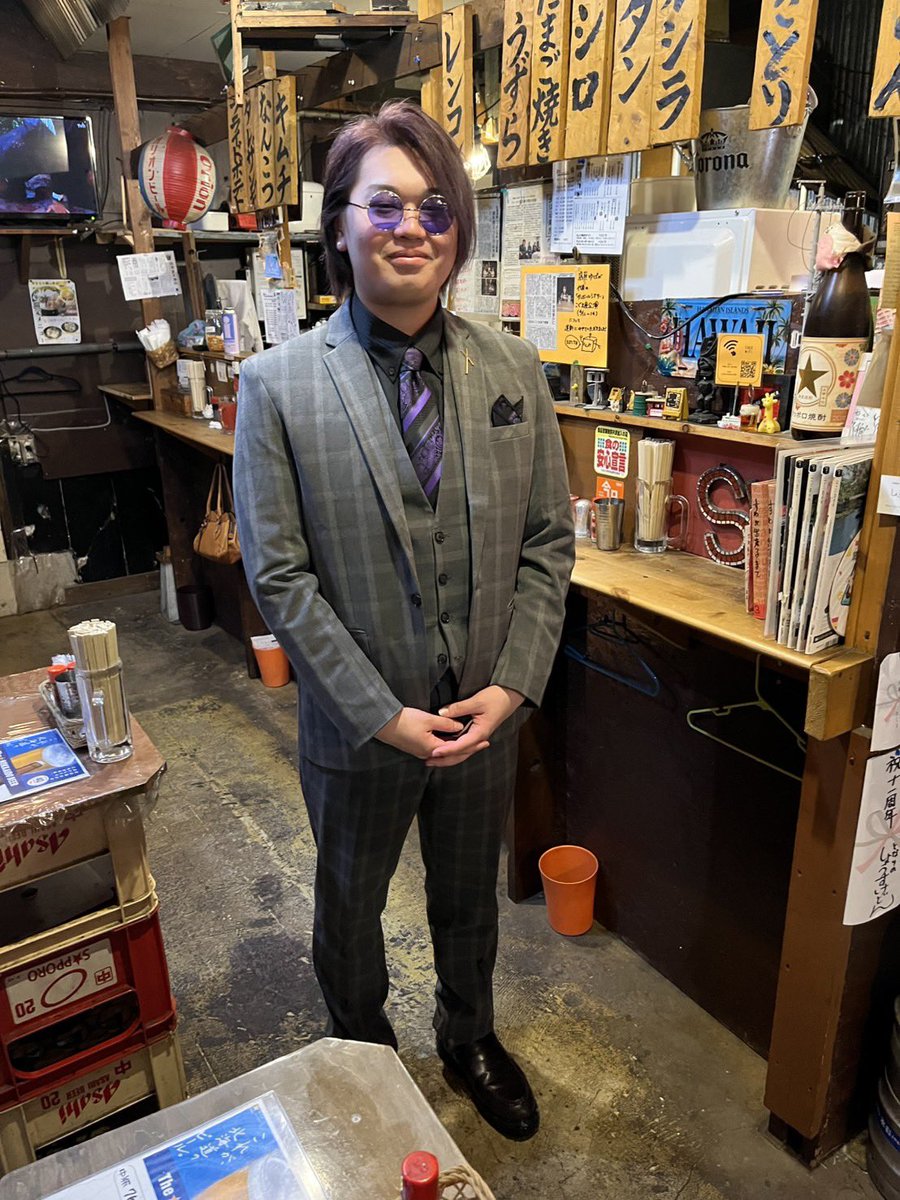 なんと！本日でとうとう10代が終わり、20歳となりました！！！！！
長いようで短い1年が終わり、とうとう大人の仲間入りですよ！！
僕より大人の皆様、飲み会たくさん誘ってください！！僕はとうとう合法酒が飲めるお年頃ですよ！！！