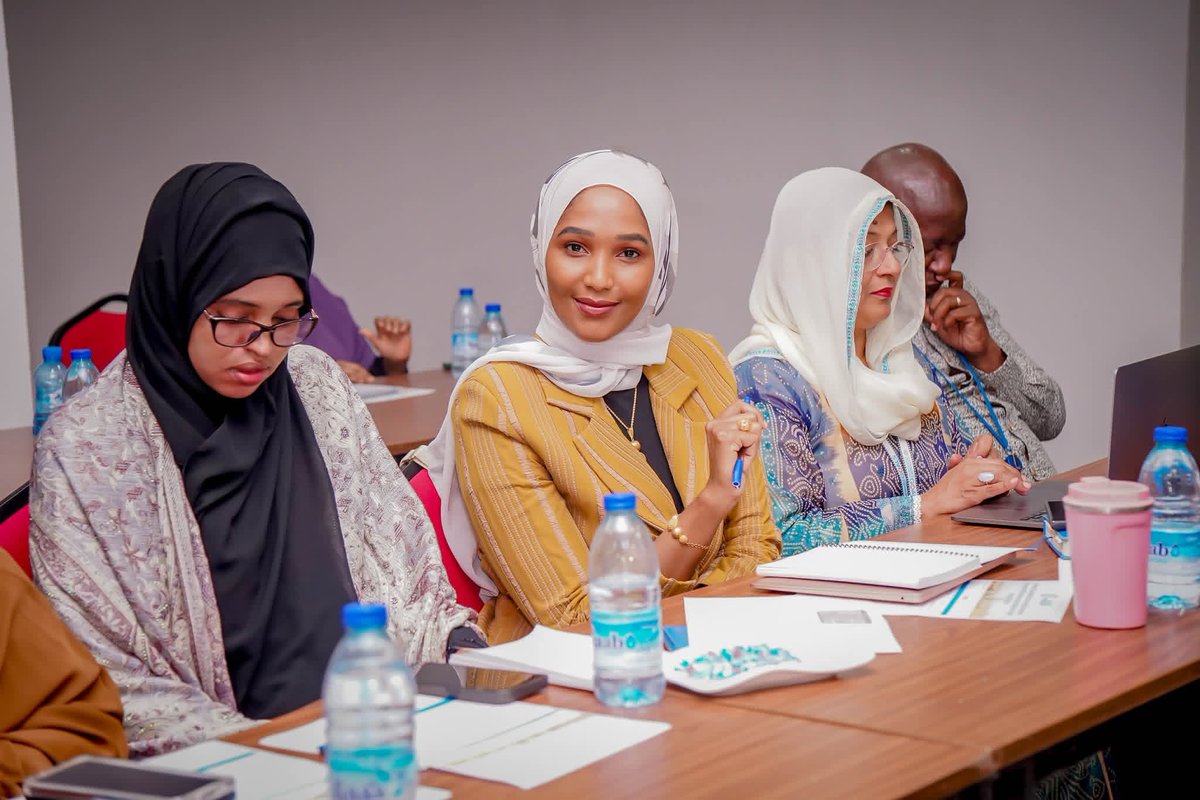 SoDMA_Somalia's tweet photo. 1/ The National Consultation on drought emergency response concluded in Mogadishu with participation from government institutions and women’s rights groups, focusing on the impact of drought on women, children, and vulnerable communities. https://t.co/Nd2rPKVg2Y