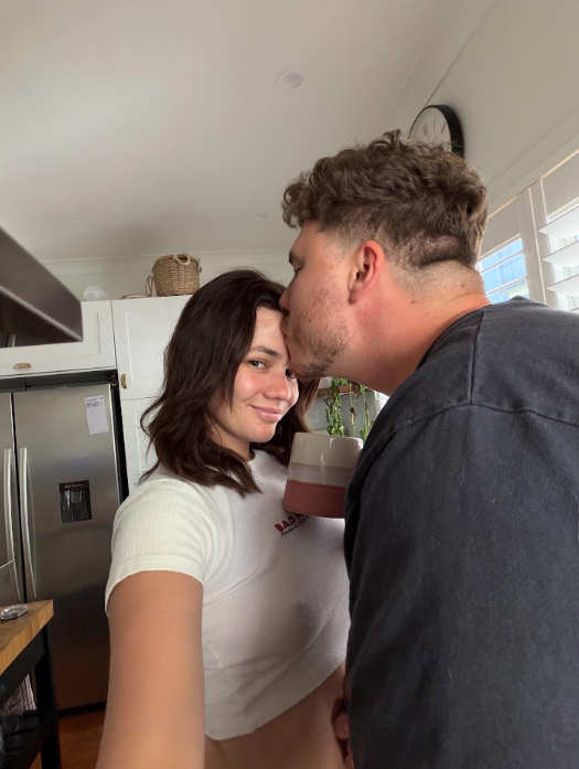 Morning kisses like this 🥰