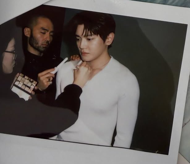 แร้วชุดที่ใช้ถ่ายโฆษณาเคลียโนสก็คือ กุรอตายดีกว่า ฮืออออ