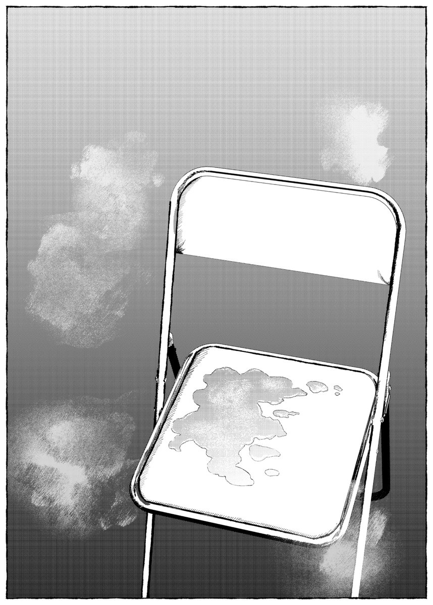 集会が長引いてイライラする女の子 