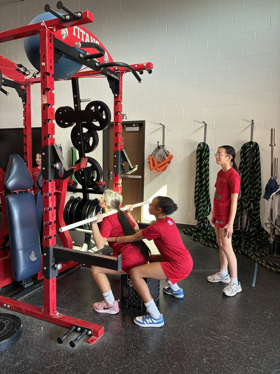robertson1322's tweet photo. 6th Grade Pre Athletics @TippitTitans getting some work in the weight room. All about proper form and safety before we add the real bar next week. These girls are working hard !#TitansAllin https://t.co/gHu2XvQ4Ut