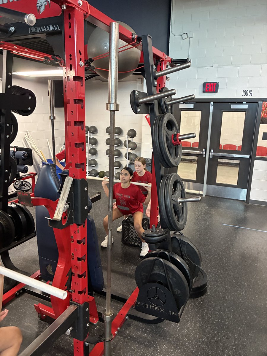 robertson1322's tweet photo. 6th Grade Pre Athletics @TippitTitans getting some work in the weight room. All about proper form and safety before we add the real bar next week. These girls are working hard !#TitansAllin https://t.co/gHu2XvQ4Ut