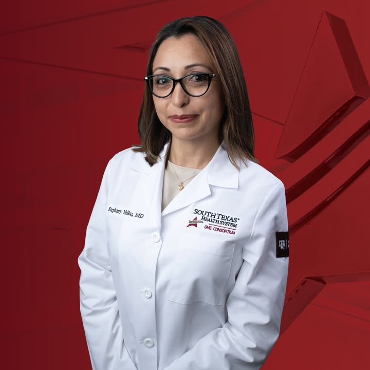 stxhealthsystem's tweet image. #STHSGMEConsortium #internalmedicine #resident Dr. Stephany Valko is currently gaining hands-on experience through her rotations at #STHSMcAllen, #STHSEdinburg &amp;amp; #STHSHeart. With the support of the #STHS #GME #Consortium &amp;amp; #medicalstaff, she's excited to face new challenges.