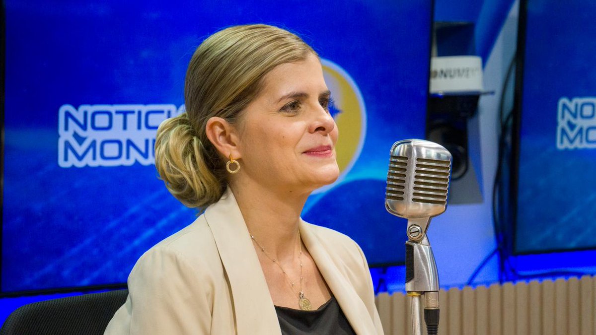 Esta mañana recibí a una misión de observadores de la OEA y atendí una entrevista en Radio Monumental. 
.
El próximo domingo es el día de la Esperanza, el día en que la mayoría hará posible continuar con el cambio bueno, para construir la nueva Costa Rica.
.
#LauraPresidente