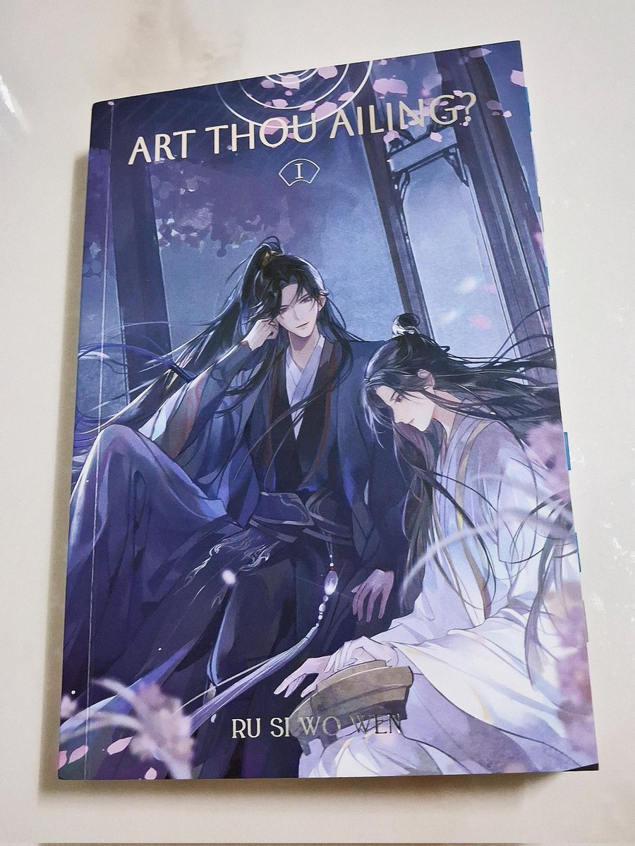 swordarray's tweet image. I FINISHED VOLUME ONE 😩🥹🫶🫶💙🤍 it's so peak im not lying. even if you already read #jyjf before you SHOULD reread with this version. i 100% recommend buying however i do have some thoughts which i'll write below —