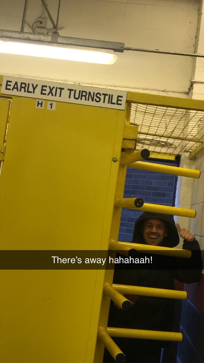 jmkitto's tweet image. 4 years ago, getting a good tonking away at Bolton. 3 zip down and away we go #properfan #safc