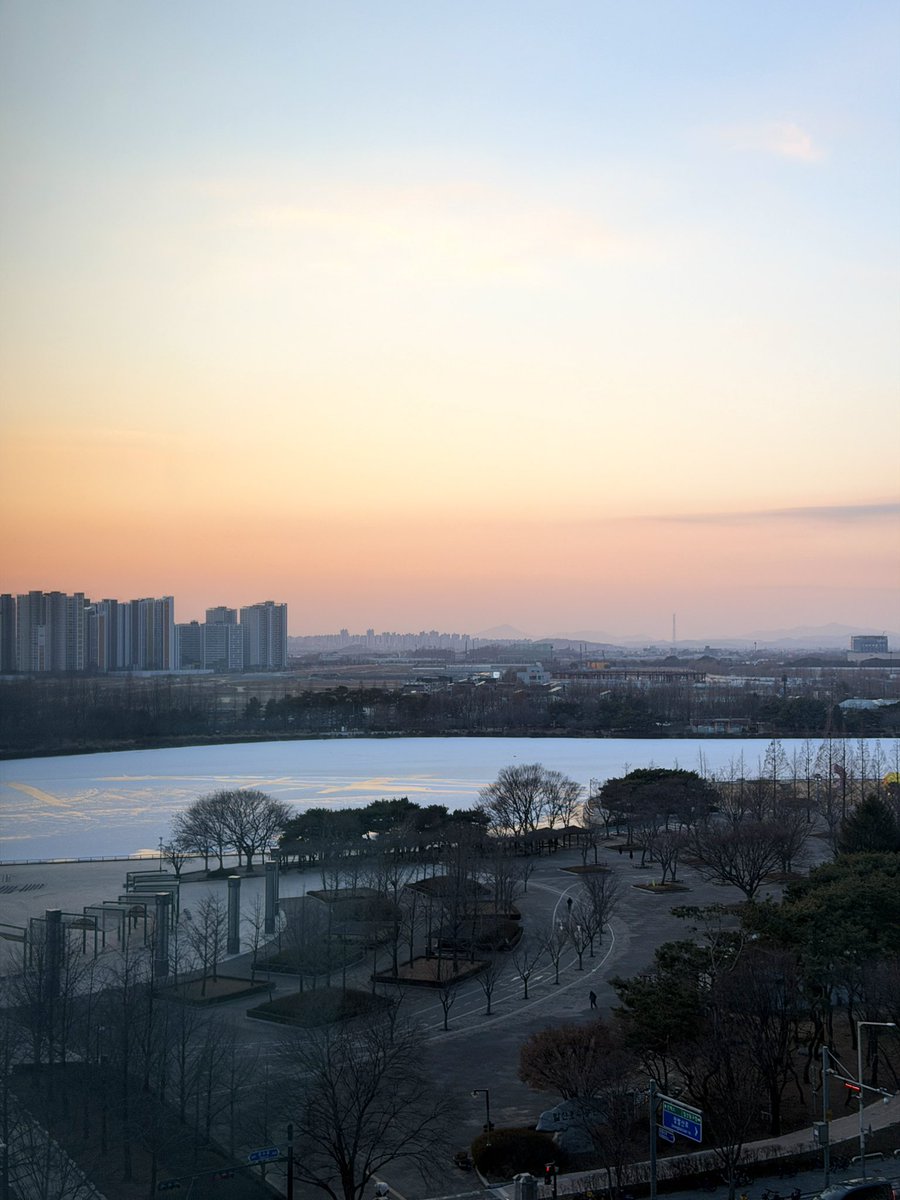 ( 📸 ) TWITTER › 

⤷ #JUNSEO : Une balade en voiture en sentant l’air extérieur, c’est mon petit bonheur au quotidien ☀️

#KIMJUNSEO #김준서          #ALPHADRIVEONE