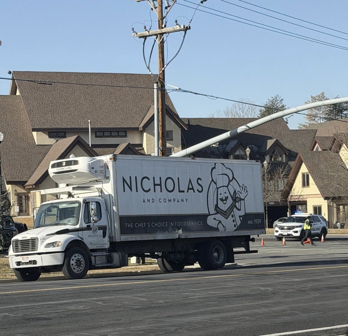 SLCScanner's tweet image. #Sandy Creek Road/Highland Drive. Police are investigating a serious crash. Unknown extent of injuries. I’ll update once details are available. 

📸: Randy Sparrow