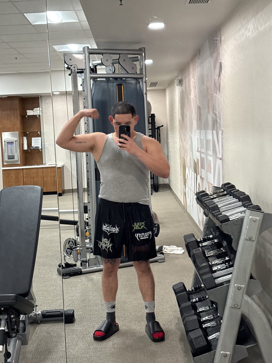 Doit4David's tweet photo. Fuck these hoes I’m doing my dance https://t.co/Linz0GX1WJ