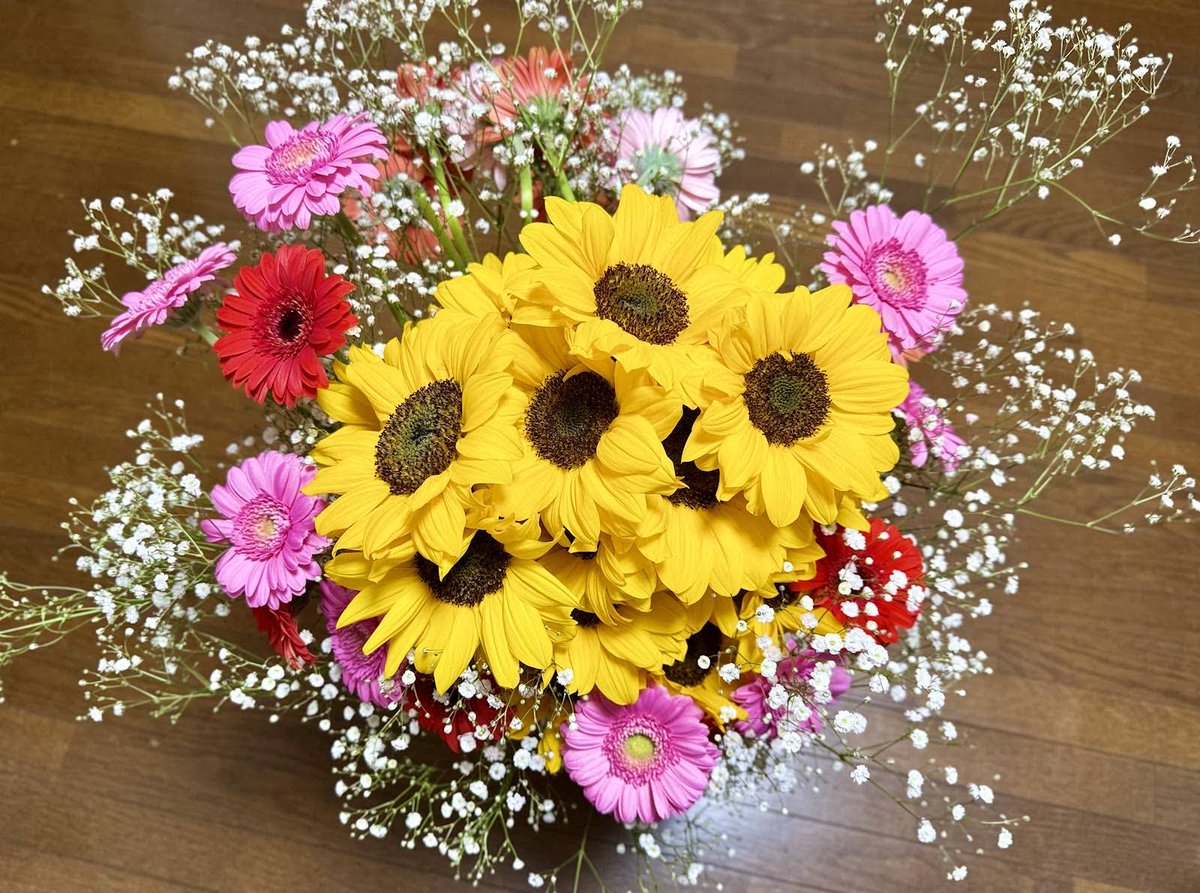 【神人 今日の一言2026.1.30】
〜肉体〜

あなたは
靈体を代表して
肉体に対して
「ありがとう♡」
と伝えていますか？

きっと肉体は
歓んでくれるでしょう

みなみなうれしうれしたのしたのし
かわるかわるありがたいありがたい
あいをいただきさしあげひろがる◎
神人 拝